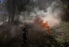 Incendios forestales azotan Grecia: miles de evacuados y vuelos afectados en Atenas