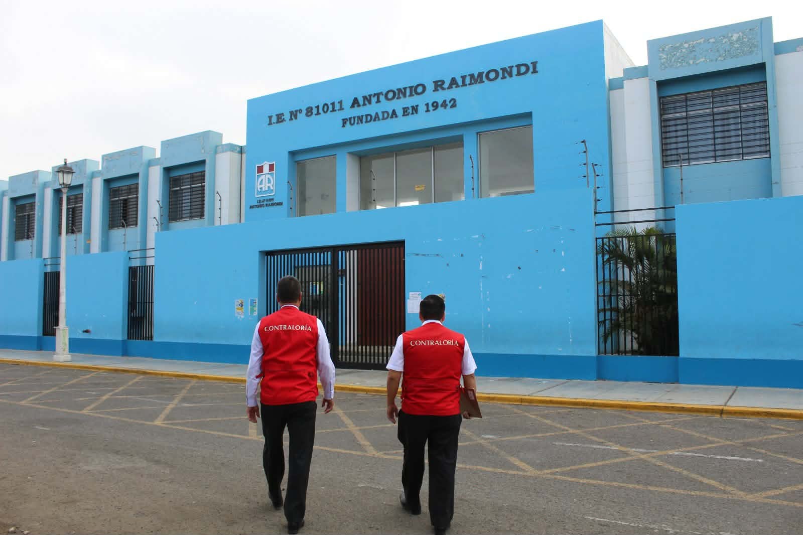 La postulante acreditó únicamente el grado académico de bachiller en Educación y el título de Enfermería Técnica.