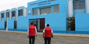 La postulante acreditó únicamente el grado académico de bachiller en Educación y el título de Enfermería Técnica.