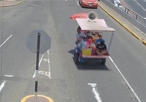 Triciclos trasladan personas a playas en Miraflores: los usan como “taxis” para ir a la Costa Verde