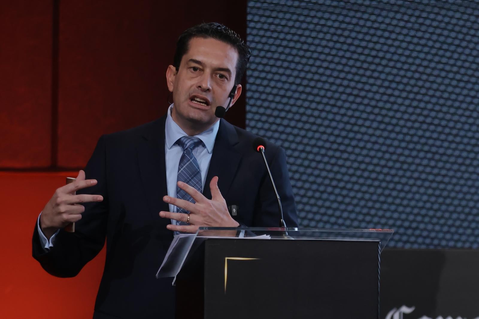 Miguel Torres, presidente del Congreso: "Mañana (hoy) la Comisión de Constitución tiene que mostrar prudencia y responsabilidad. Rechazar incluso lo urgente sería darle la espalda al país". (Foto: Hugo Pérez)