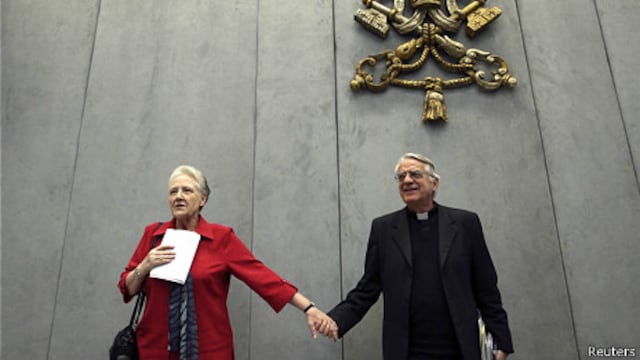 Obispos que no denuncien a sacerdotes violadores serán sancionados, afirma el Vaticano