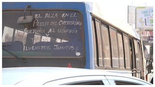 Pasajeros sufren y choferes reclaman por alto costo de combustibles en Huancayo