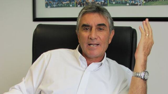 Juan Carlos Oblitas afirmó que Ricardo Gareca permanecerá en su cargo