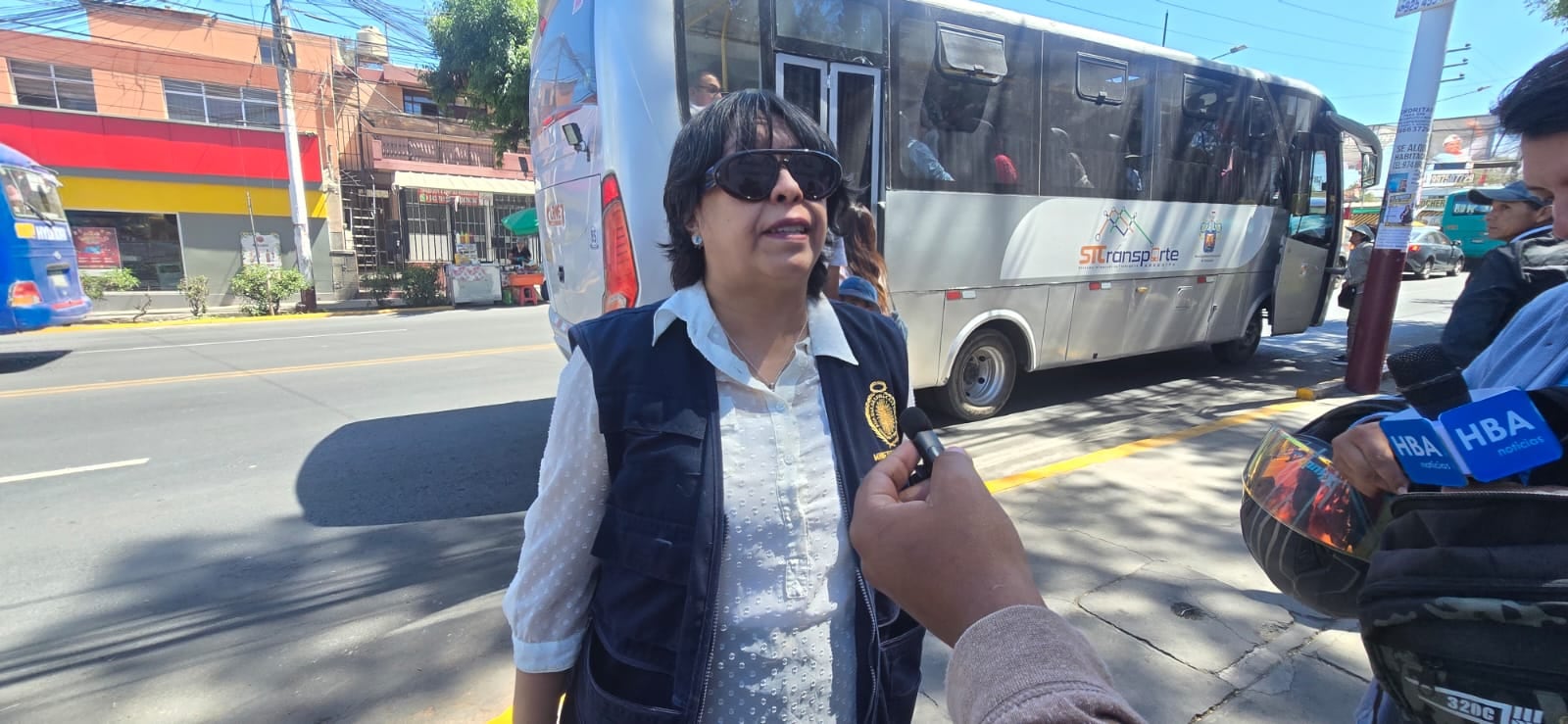 Arequipa: Intervienen a dos personas por colocar propaganda electoral (VIDEO)