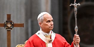 El Papa León XIII preside una misa de inauguración del año académico en la Pontificia Universidad en la Plaza de San Pedro, Ciudad del Vaticano, el 8 de octubre de 2026. (EFE/EPA/Riccardo Antimiani).