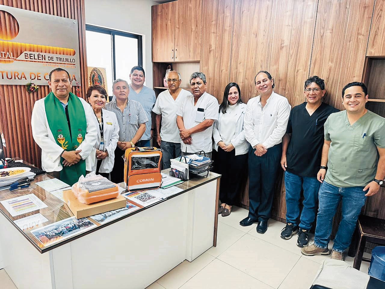 Profesionales lograron adquirir un Desfibrilador Externo Automático (DEA) y dos juegos de paletas.