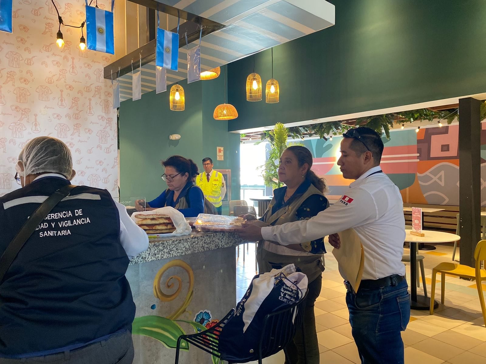 Restaurantes no respetaban las normas vigentes para atención al público.