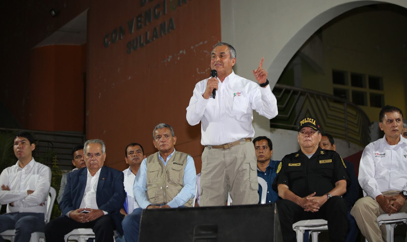 Alfonso Llanos indicó que los hechos delictivos que se registran en la región Piura, contradicen lo manifestado por el ministro Vicente Romero. “Ahora la delincuencia es feroz y sangrienta”, dijo el exjefe de la Divincri. El alcalde de Sullana, Marlem Mogollón, señaló que las extorsiones se han incrementado