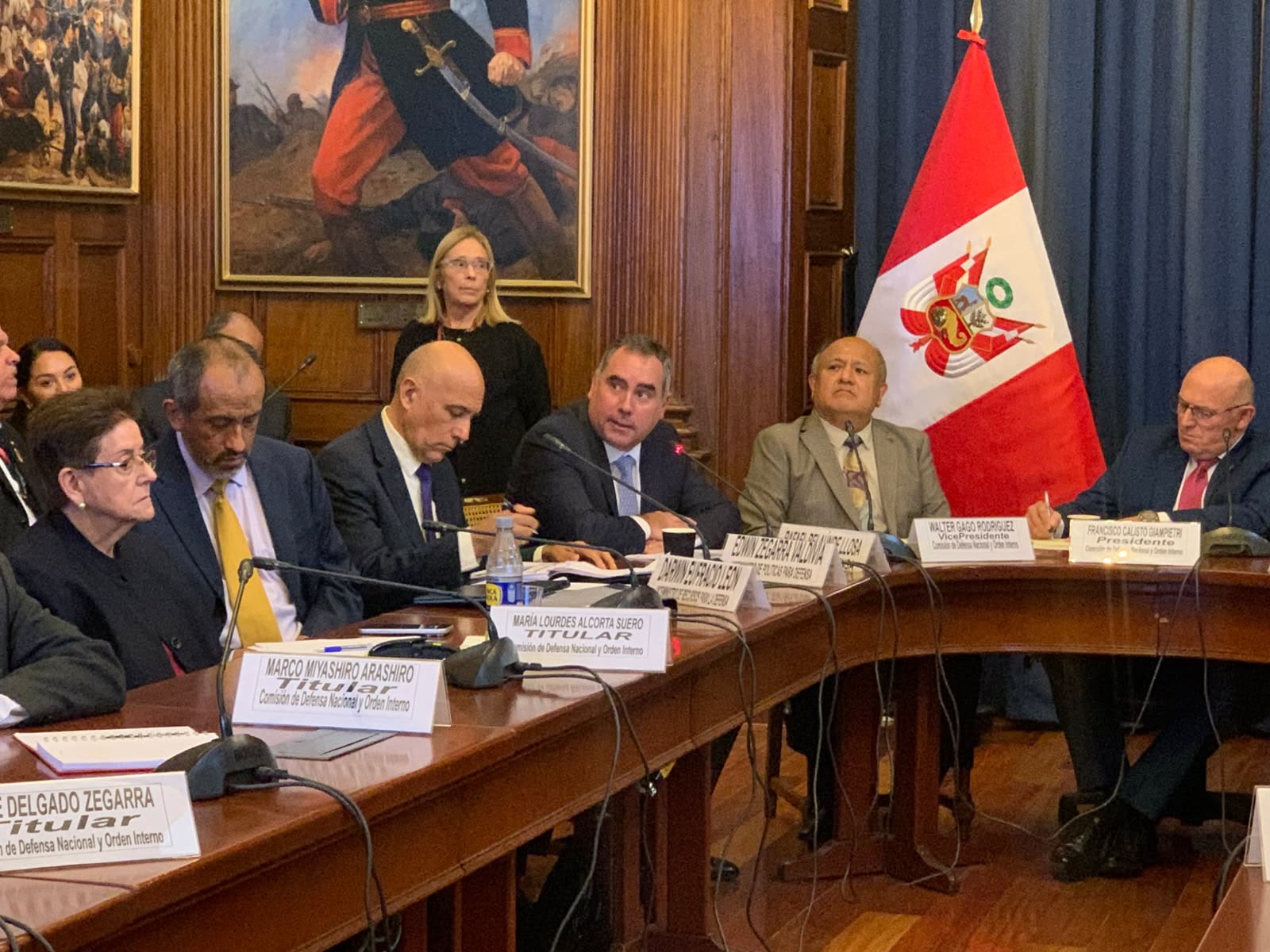 Ministro de Defensa llega al Congreso para presentar diagnóstico y proyección de su sector