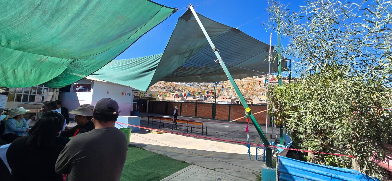 Suspenden labores ecolares en colegio Virgen del Carmen porriesgo de colapso de estructura metálica en Arequipa (Foto: Omar Cruz/@photo.gec)