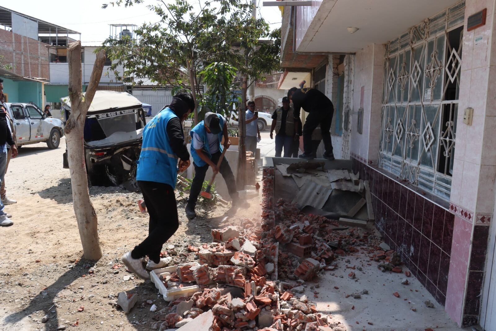 En operativo, comuna piurana recupera vías públicas en A.H. Almirante Miguel Grau y Av. San Ramón
