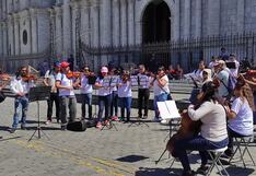 La Orquesta Sinfónica de Arequipa protesta con música en la Plaza de Armas (VIDEO)