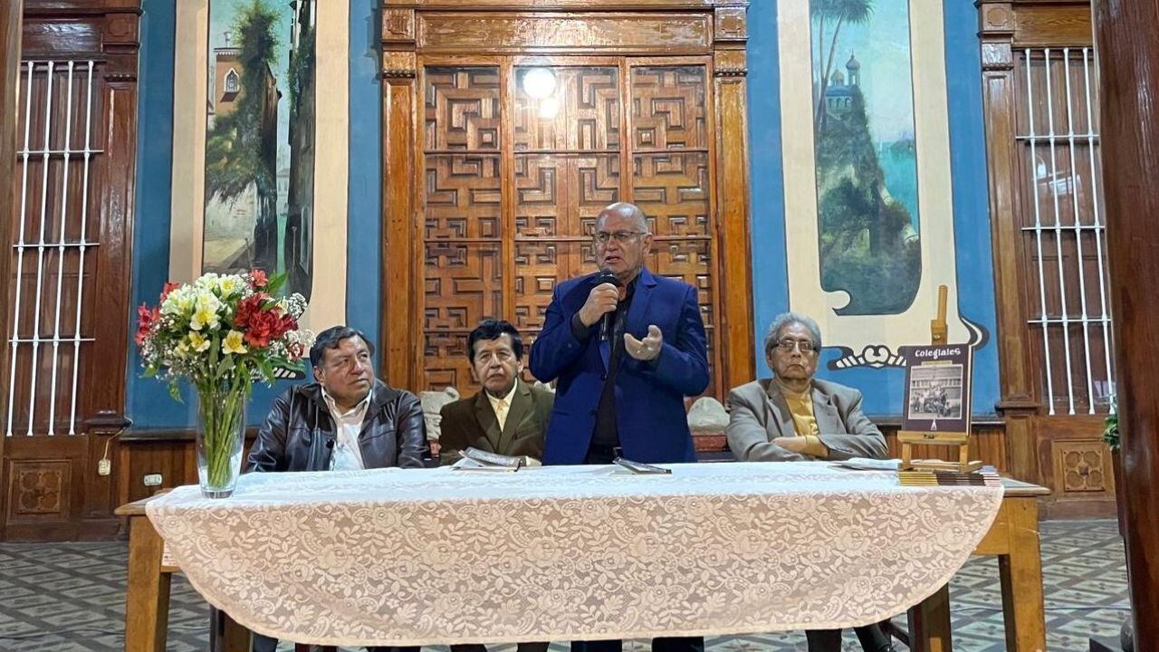 “Colegiales” es un conjunto de poemas acerca de las vivencias y contextos.