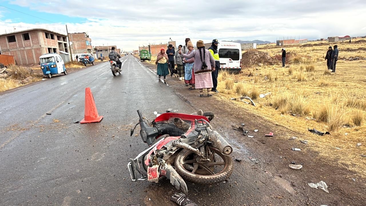El trágico accidente ocurrió la mañana del martes cuando el padre trasladaba a su hija en motocicleta hacia su centro educativo.