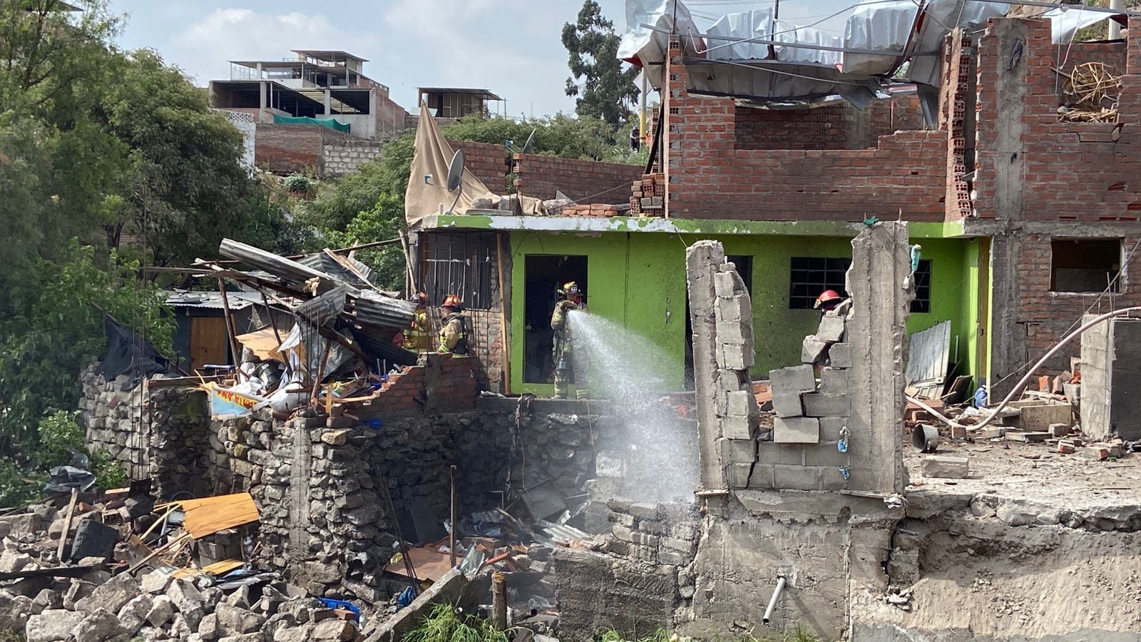 Explosión en taller pirotécnico de Miraflores deja tres personas heridas en Arequipa (Foto: Juan Guillermo Mamani/@photo.gec)