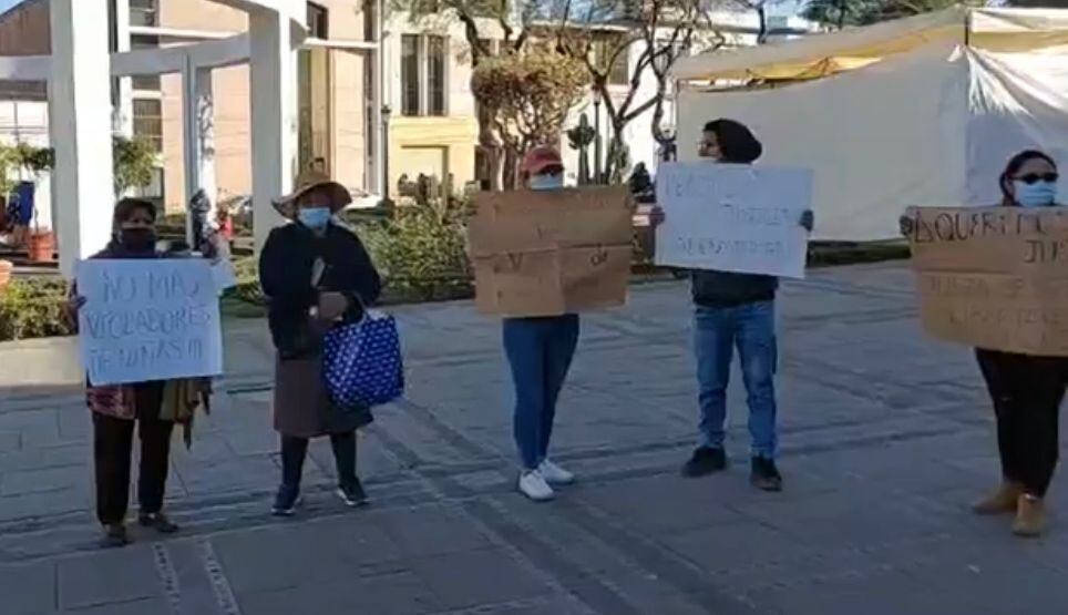 Familiares de menor abusada piden justicia tras liberación de presunto responsable. (Foto: Difusión)