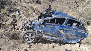Tacna: Familia cayó a barranco de 500 metros al despistarse auto colectivo