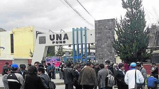 Docentes de la UNA Puno se unen a marcha nacional en Lima
