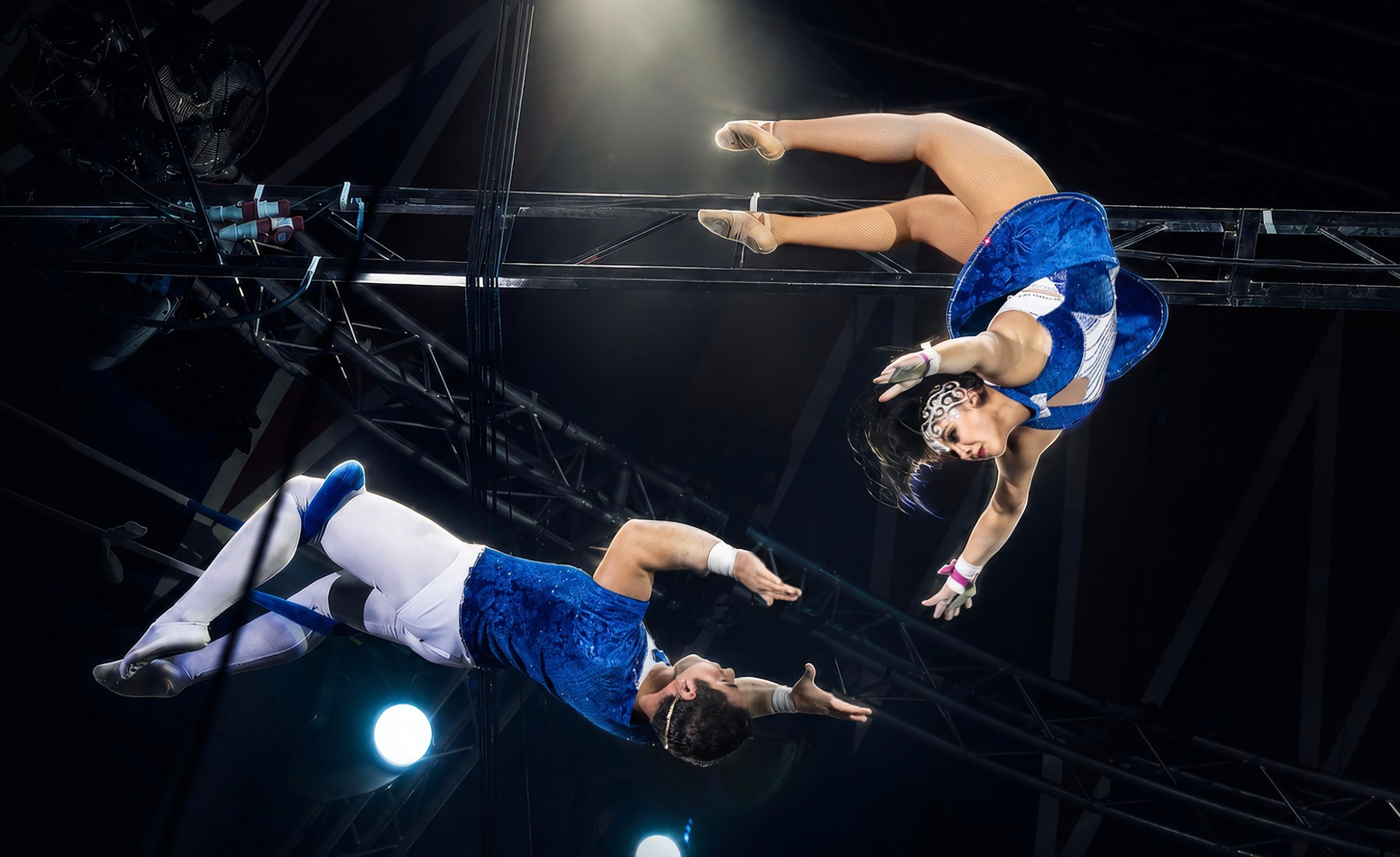 The Flying Caballero, dinastía mexicana de trapecistas con más de 150 años de tradición que ha conquistado el mundo con el legendario cuádruple salto mortal.