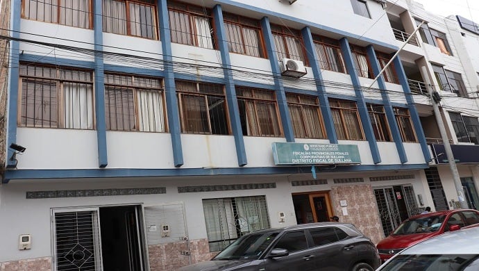 Policía los detuvo cuando se trasladaban en el vehículo robado