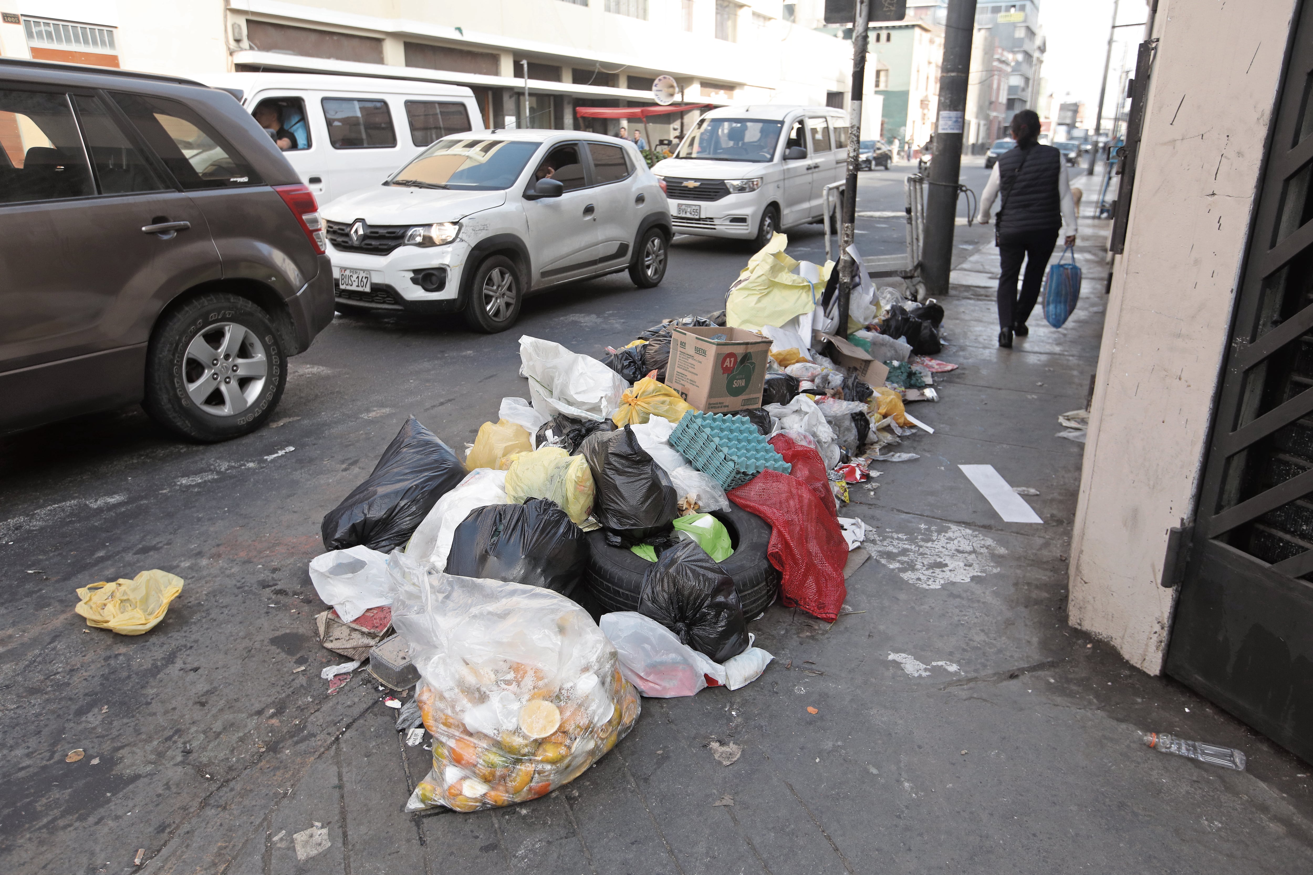Rafael López Aliaga señaló que la problemática de residuos en la ciudad surgió ante la finalización del contrato debido a sobrecostos y presunta corrupción. Fotos: Anthony Niño de Guzmán/ @photo.gec