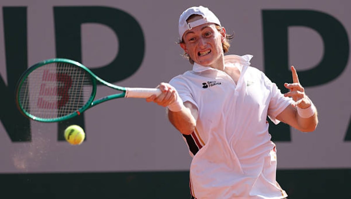 El tenista peruano de 22 años estuvo cerca de llevar el duelo a un quinto set ante el undécimo favorito del torneo y dejó una destacada actuación en París. (Foto: Getty Images)