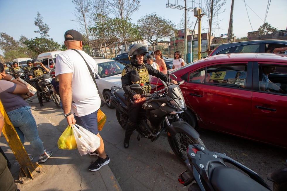 Elecciones 2026: caos vehicular en San Juan de Miraflores provoca largas esperas (GALERÍA)