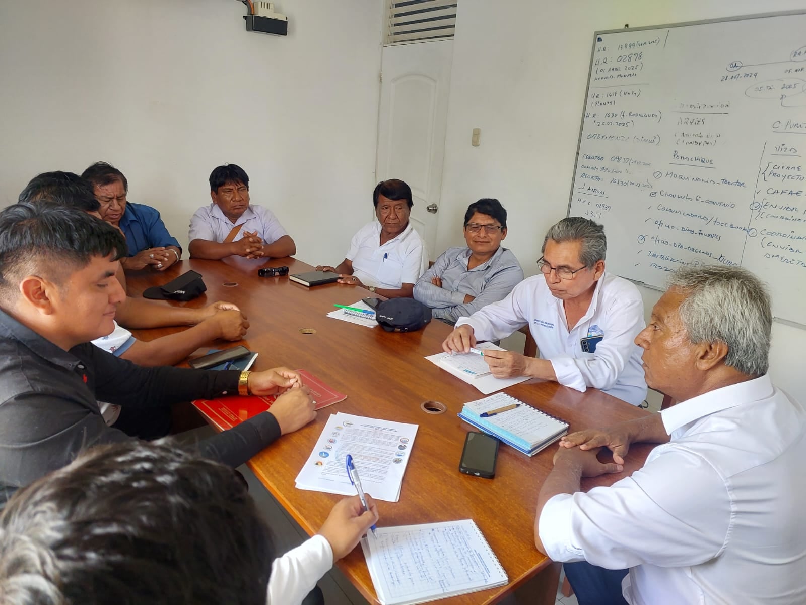 Reunión de pescadores y autoridades para impulsar reactivación de la Mesa Técnica de la Pota