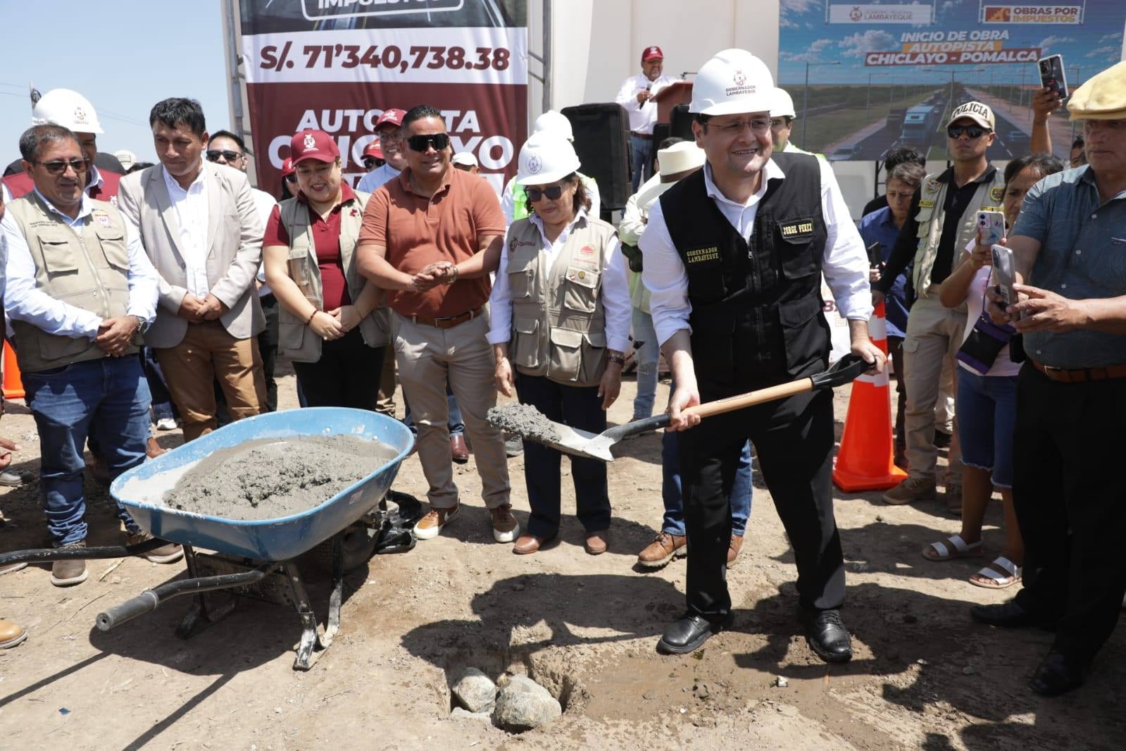La gestión de Jorge Pérez es cuestionada por futuro de ocho proyectos excluidos.
