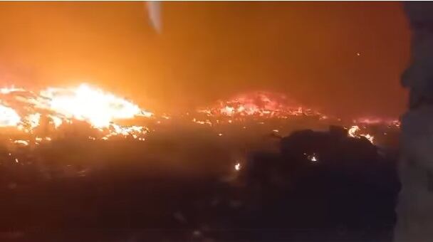 Aunque no se ha precisado qué inició el fuego, se presume que un cortocircuito provocó el siniestro.