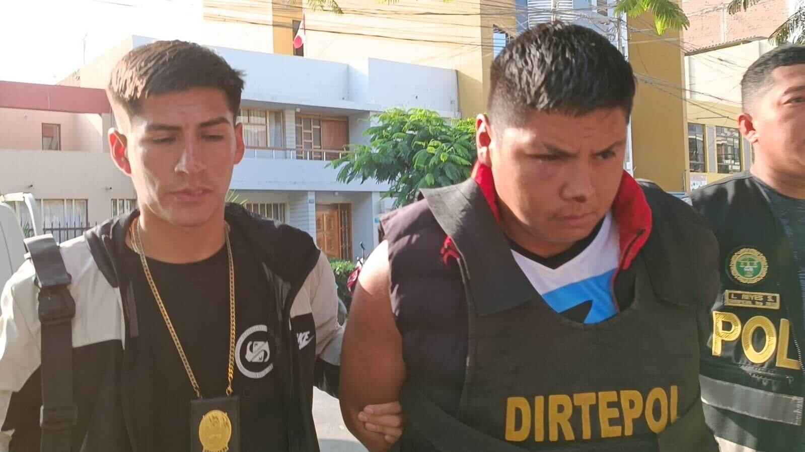 Fue capturado cerca de su casa en Alto Trujillo. En enero de este año detonaron explosivo en la vivienda de la familia del volante de la selección.