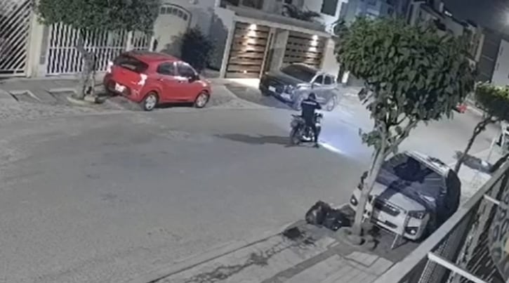 Delincuente disparó 4 veces contra un auto en Cayma, Arequipa
