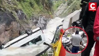 Violento choque en “Infiernillo” termina con miniván en el río y víctimas fatales