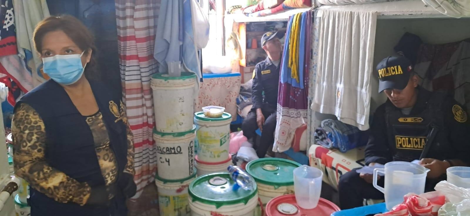 Hallan objetos prohibidos en penal de Piura.