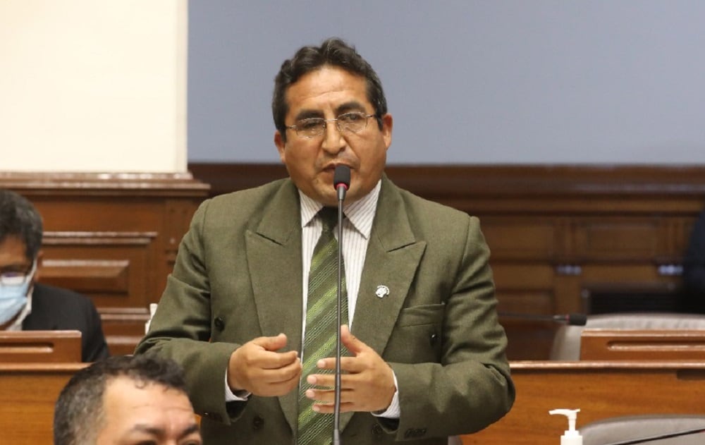 Congresista Alfredo Pariona.