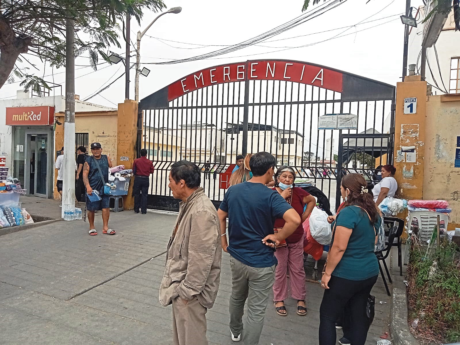 La víctima, con 34 semanas de gestación, falleció tras la detonación. Su pareja, principal sospechosa del caso, sufrió la amputación de ambas manos. Policía investiga.