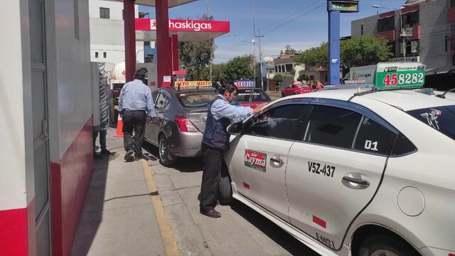 Largas filas en grifos de Arequipa por falta de GLP