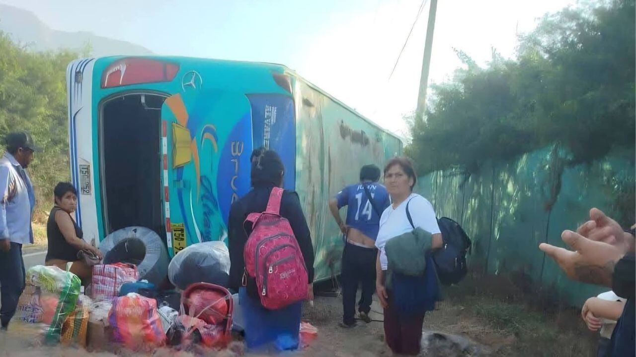 Ocupantes del vehículo fueron auxiliados a hospitales de Casa Grande, Cascas y Trujillo. También a puesto de salud de Gran Chimú.