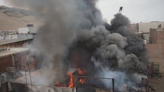 Incendio en vivienda de Villa El Salvador fue controlado tras intensa labor de bomberos