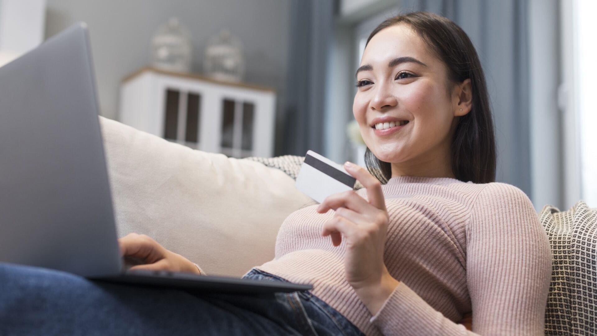 El IAB Perú brinda recomendaciones para comprar por internet, que orienta a los usuarios en cómo realizar una compra segura, rápida y efectiva.