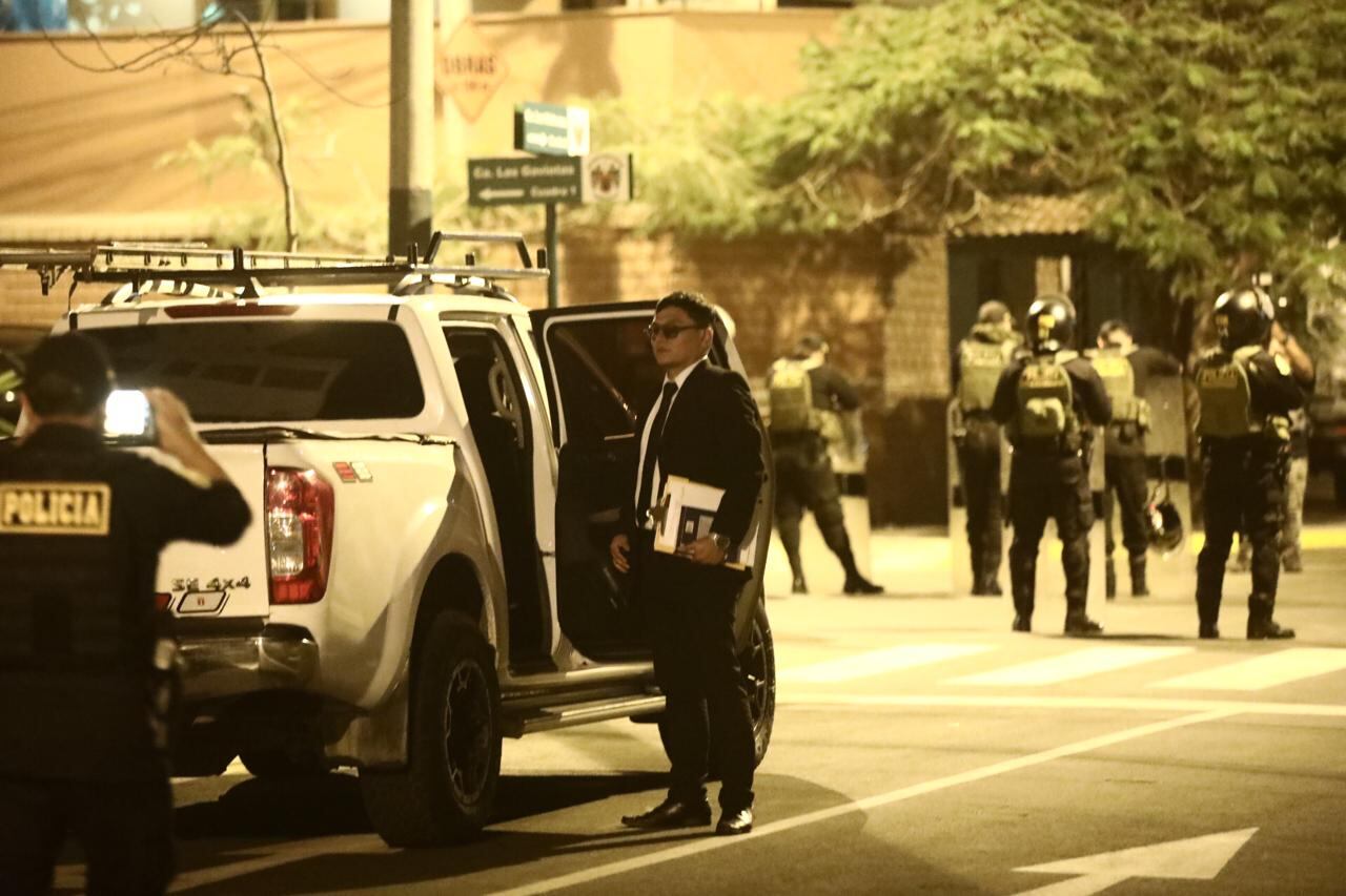 Allanamiento a domicilio de la presidente de la republica Dina Boluarte por el caso “Rolex”.
Fotos: César Grados/@photo.gec