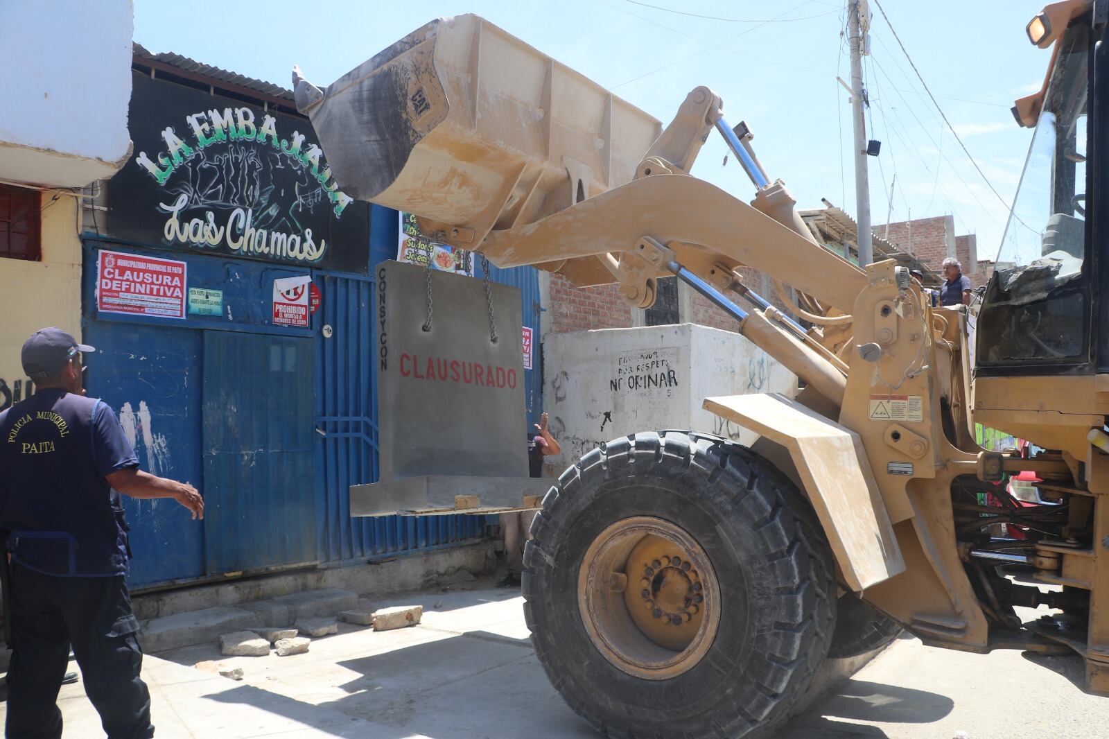 Los locales funcionaban sin autorización municipal. Anunciaron que los operativos continuarán en la provincia paiteña