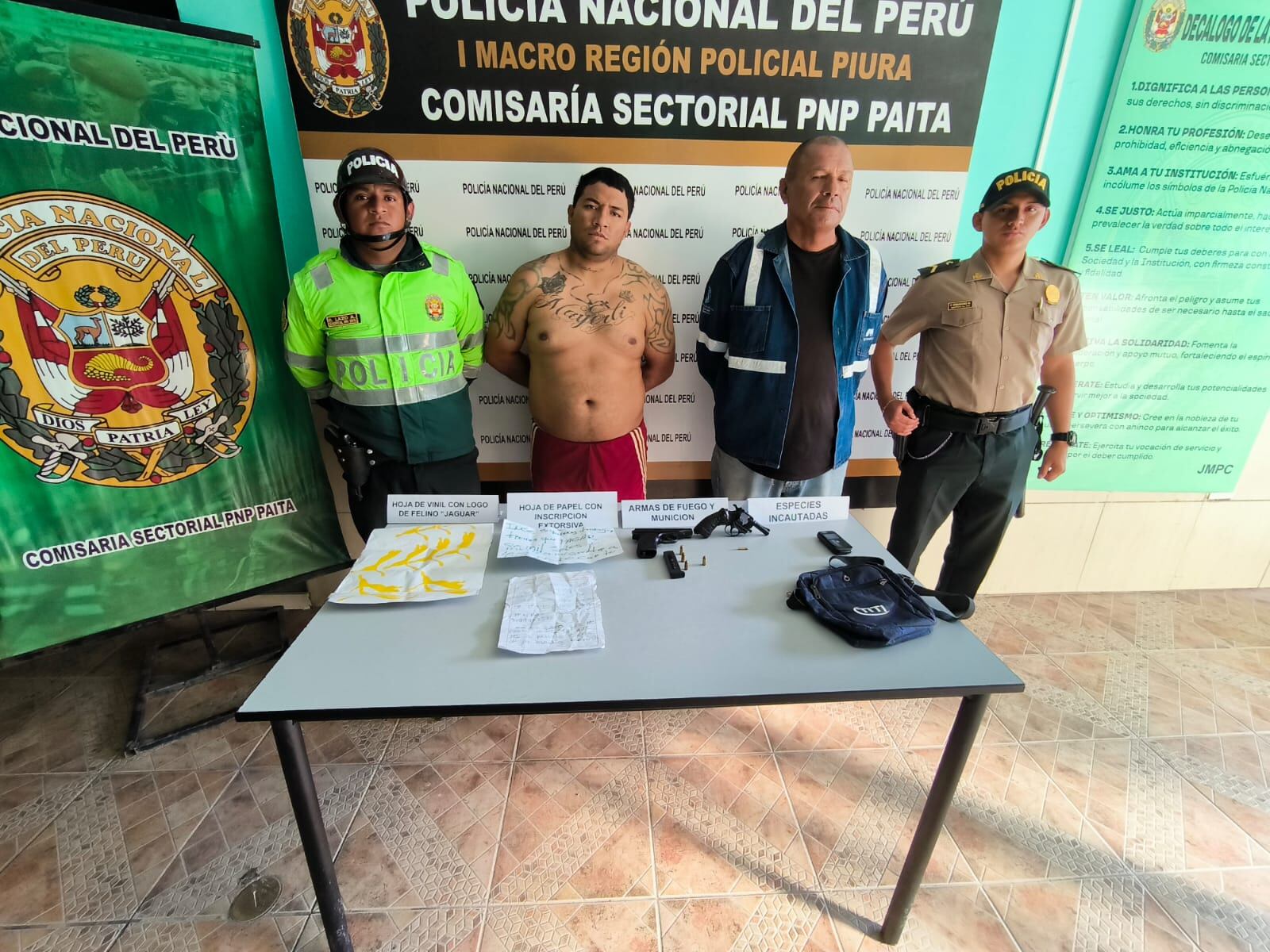 Dos personas fueron capturadas por la policía en la ciudad de Paita, quienes cuentan con antecedentes policiales. Ambos estarían involucrados en el triple asesinato