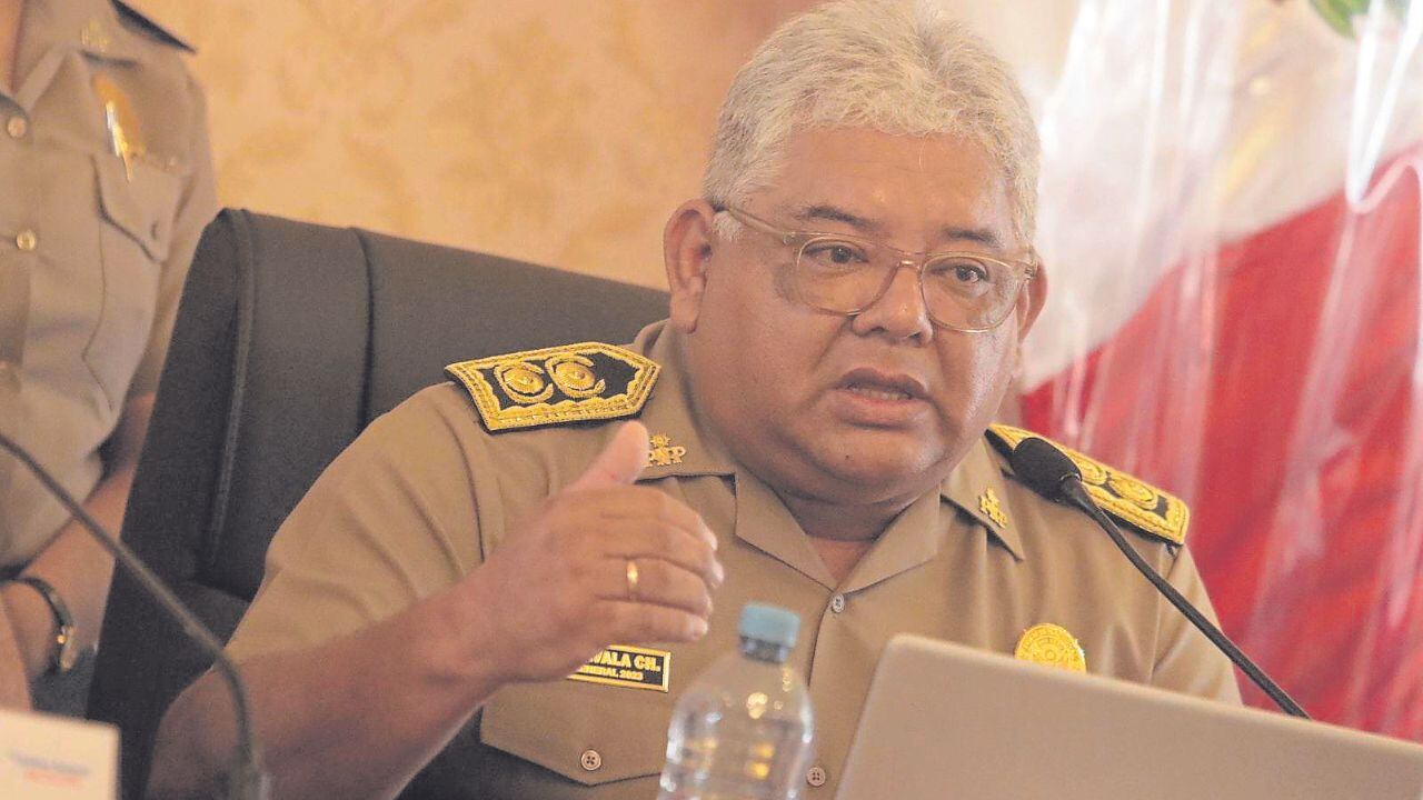 Martín Namay, gerente general del Gobierno Regional de La Libertad, dijo que los protocolos y fotos para que el alto oficial conozca a las autoridades están bien durante la primera semana de su arribo, pero los próximos días ya debe estar en campo visitando comisarías y viendo la problemática de inseguridad en las provincias.