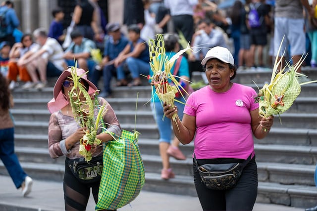 Domingo de Ramos: fieles y el Cristo Cholo recorren la Catedral y Plaza de Armas de Lima. (Fotos: Paloma del Solar/GEC)