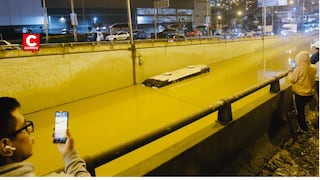 Bus queda atrapado en bypass de Villa María del Triunfo tras intensas lloviznas