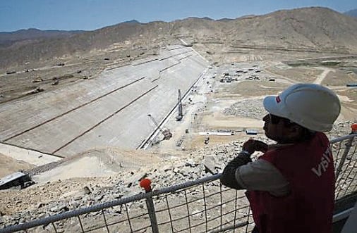 Obra está paralizada desde 2016.