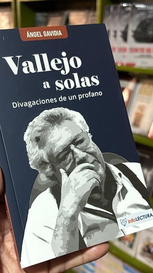 Gavidia en la primera estancia se fija en la muerte, la madre, Dios y la Navidad. Se incluyen textos titulados: “Algunas disquisiciones en torno a Masa”.
