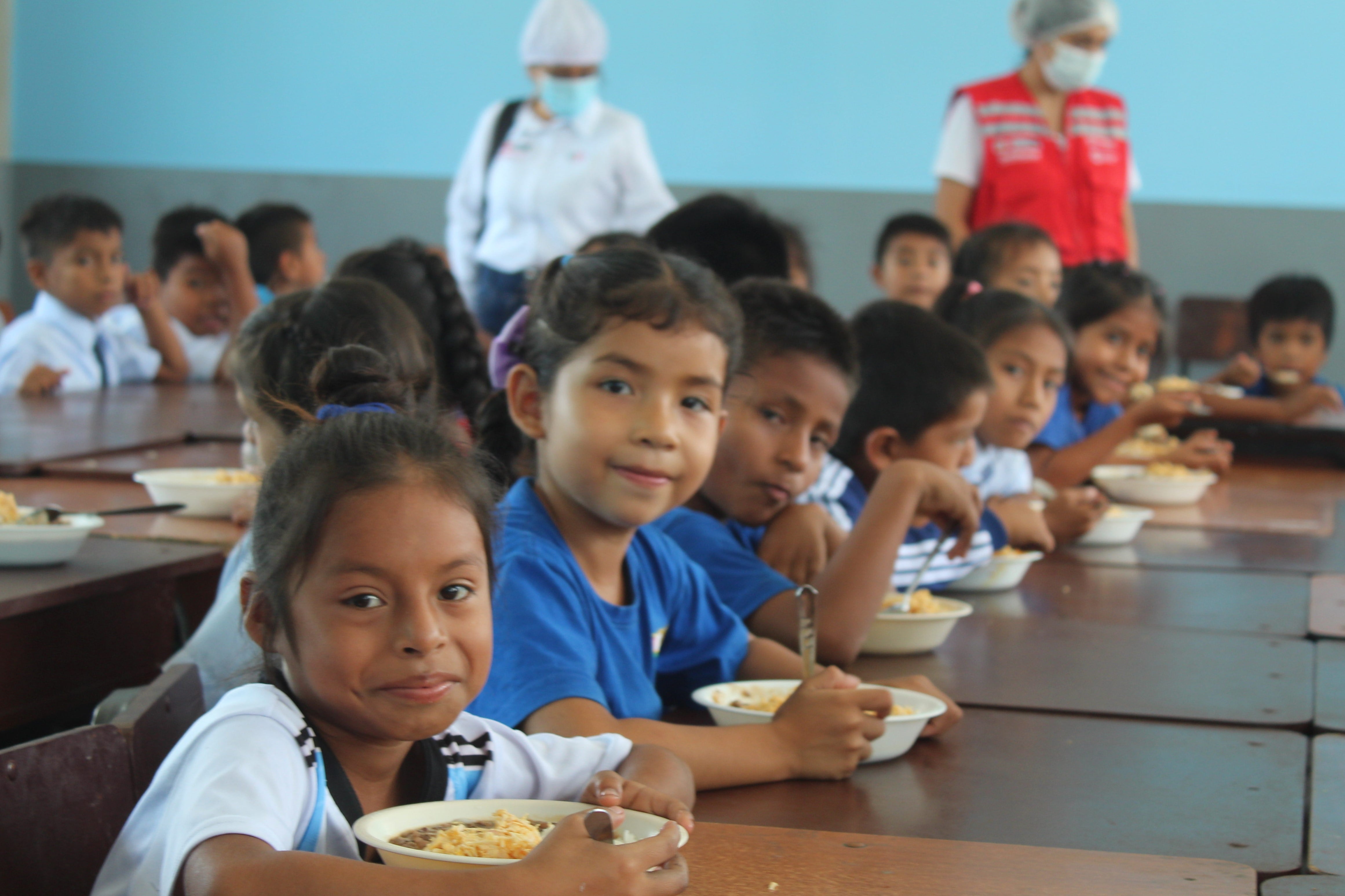 En 3 instituciones educativas públicas, usuarias del programa, en los distritos de Piura y Tambogrande.